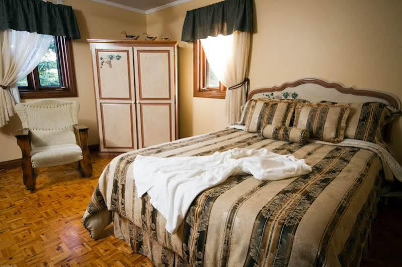 Auberge Le Flores GrandʼMère Eksteriør billede