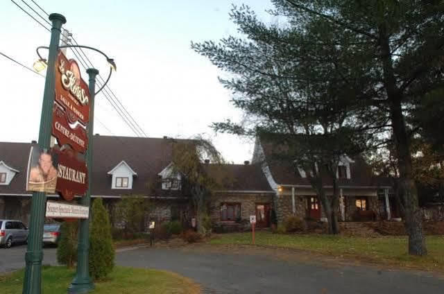 Auberge Le Flores GrandʼMère Eksteriør billede